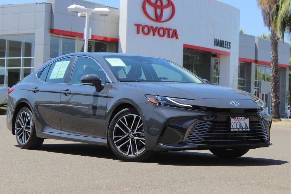 2025 Toyota Camry Hybrid XLE — Sedan — 1,280 mi — Davis, CA