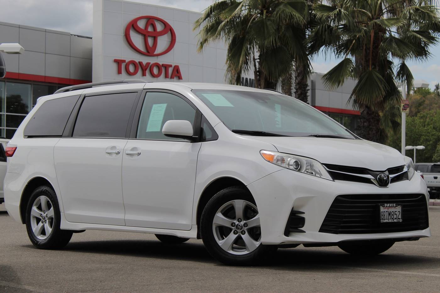 2020 Toyota Sienna LE — Minivan — 89,936 mi — Davis, CA