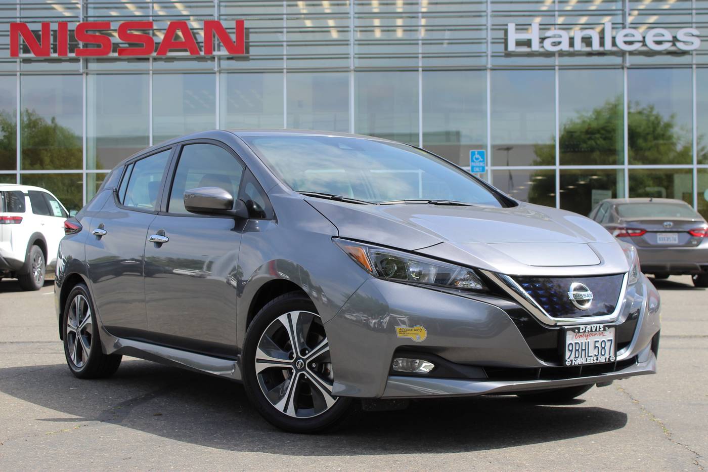 2022 Nissan LEAF SV — Hatchback — 24,551 mi — Davis, CA