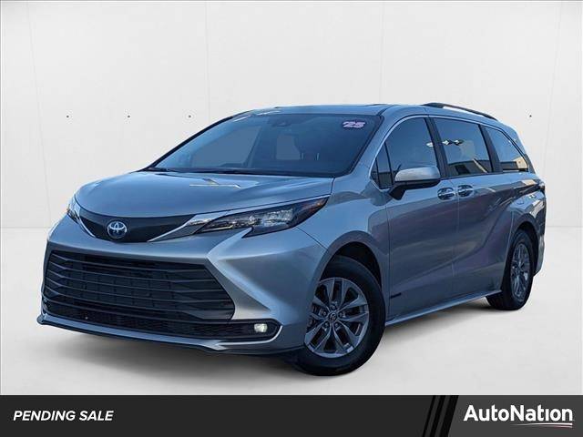 2025 Toyota Sienna XLE — Minivan — 39,420 mi — Miami, FL
