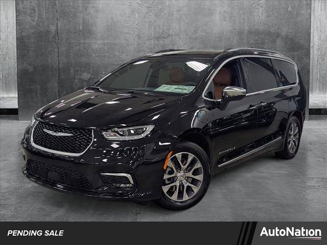 2024 Chrysler Pacifica Hybrid Pinnacle — Minivan — 7,415 mi — Pompano Beach, FL