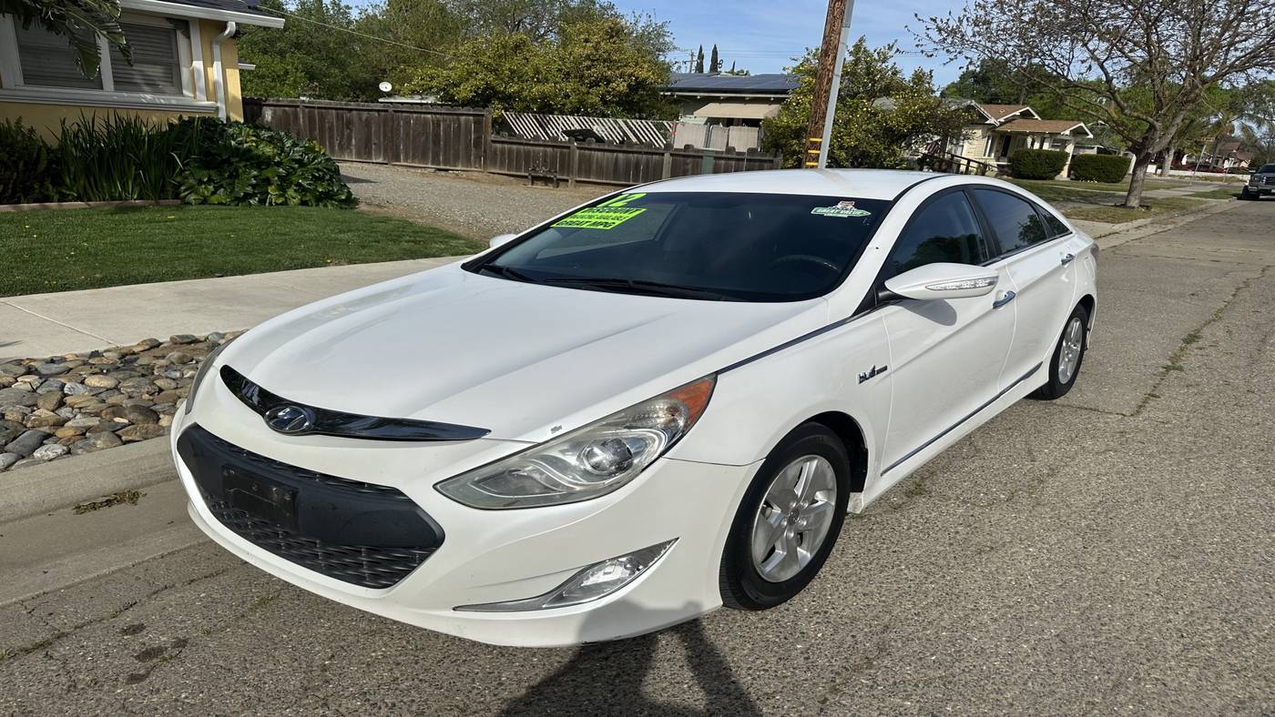 2012 Hyundai Sonata Hybrid Base — Sedan — 136,016 mi — Patterson, CA