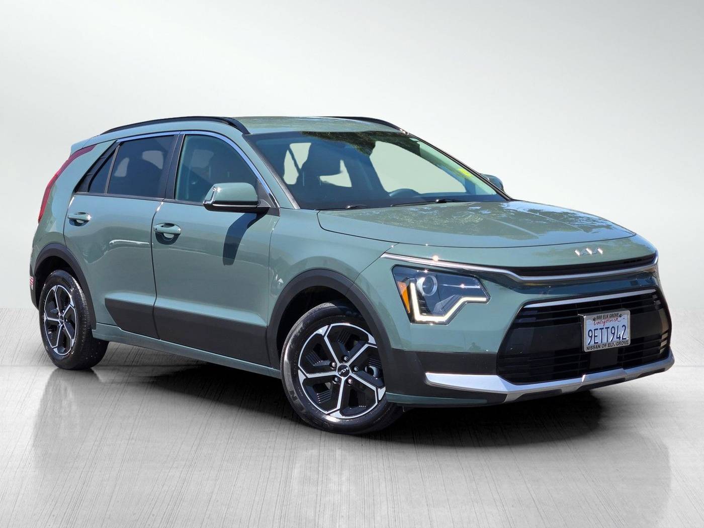 2023 Kia Niro Plug-In Hybrid EX — SUV — 17,363 mi — Elk Grove, CA