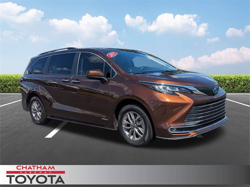 2021 Toyota Sienna XLE — Minivan — 51,483 mi — Savannah, GA