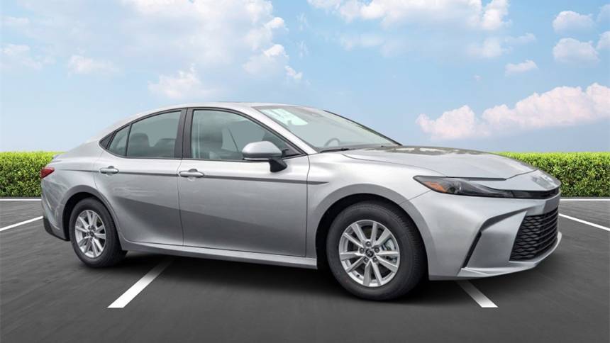 2025 Toyota Camry Hybrid LE — Sedan — 13,330 mi — Savannah, GA