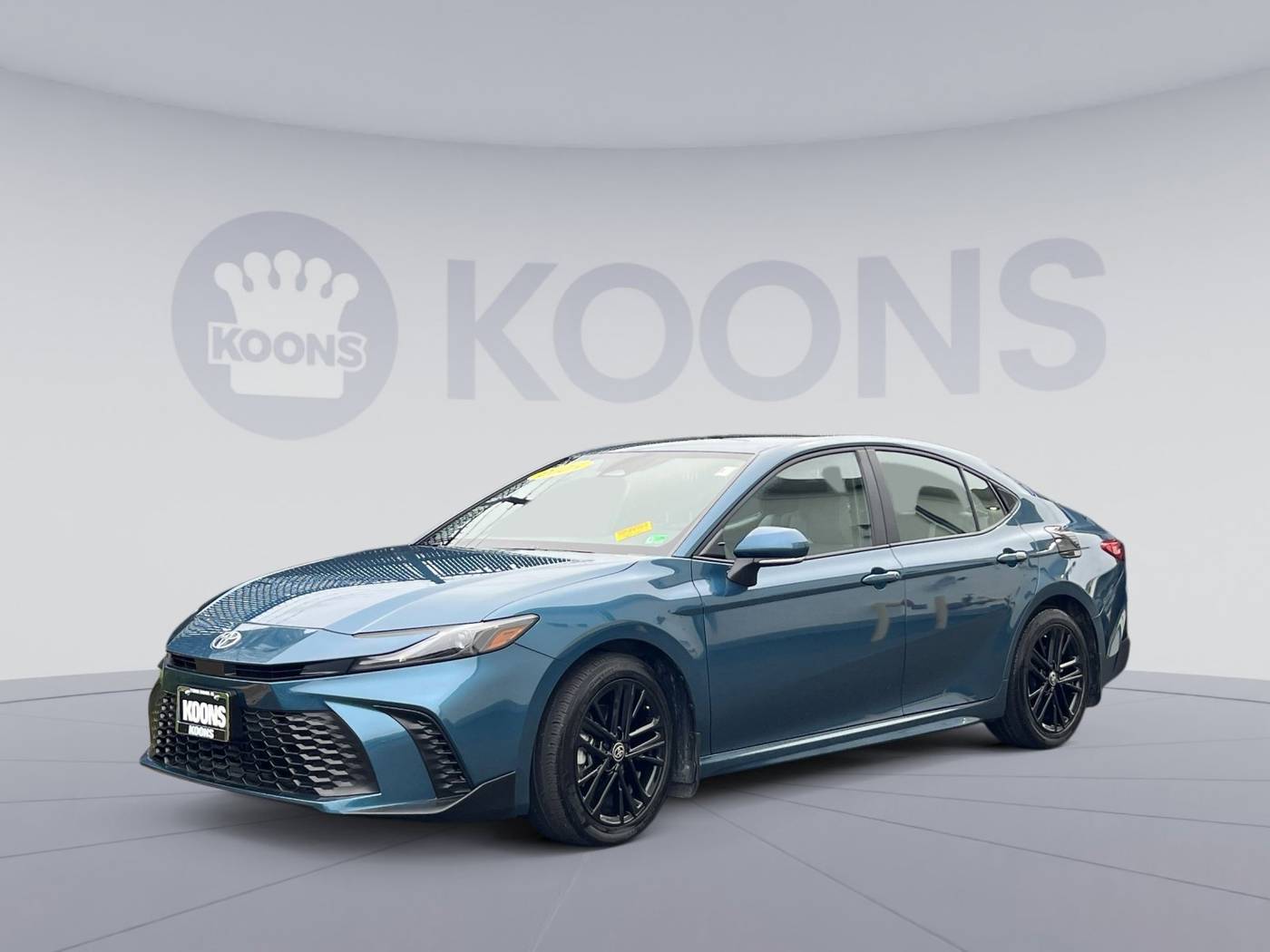 2025 Toyota Camry Hybrid SE — Sedan — 10,922 mi — Vienna, VA