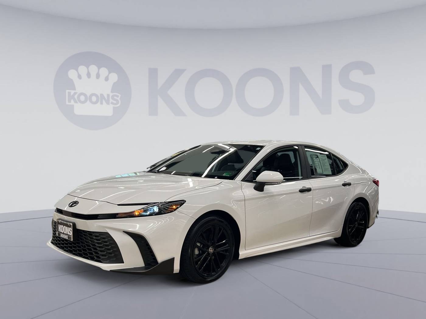 2025 Toyota Camry Hybrid SE — Sedan — 6,075 mi — Vienna, VA