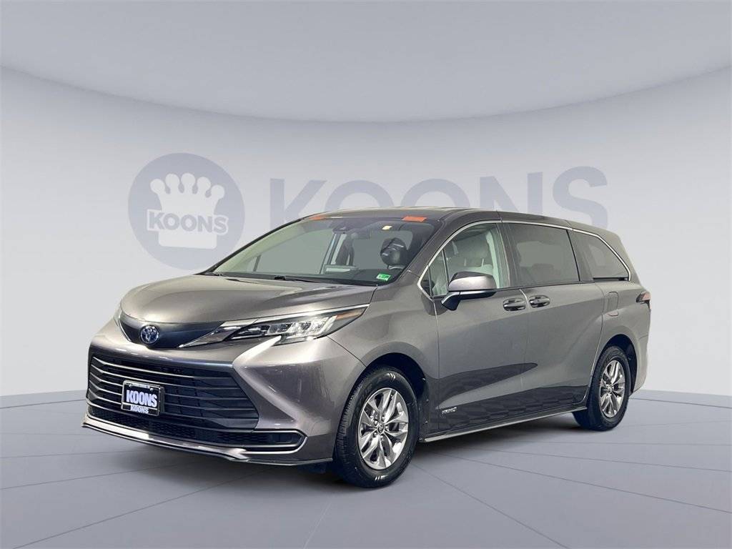 2021 Toyota Sienna LE — Minivan — 69,661 mi — Vienna, VA