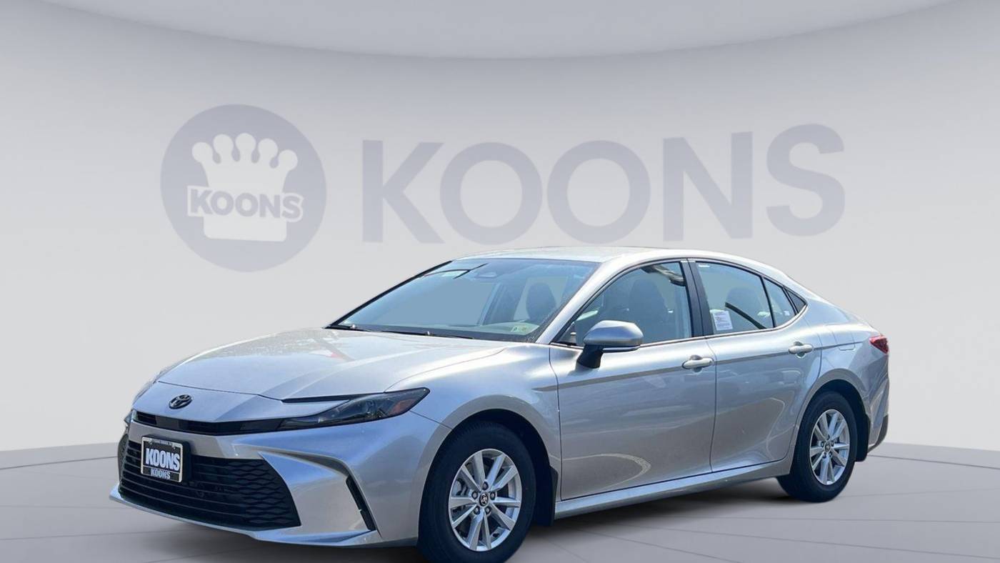 2025 Toyota Camry LE — Sedan — 30,119 mi — Vienna, VA