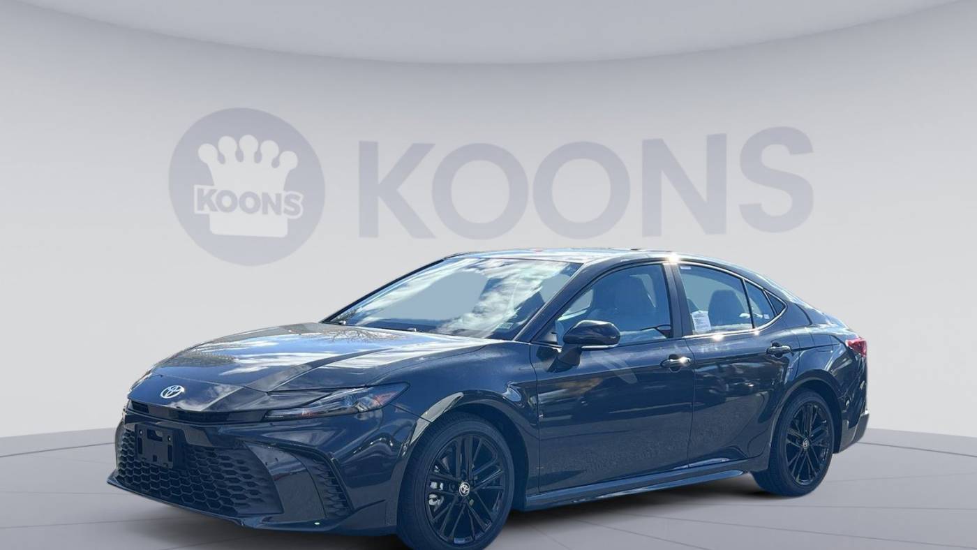 2025 Toyota Camry Hybrid LE — Sedan — 35,159 mi — Vienna, VA