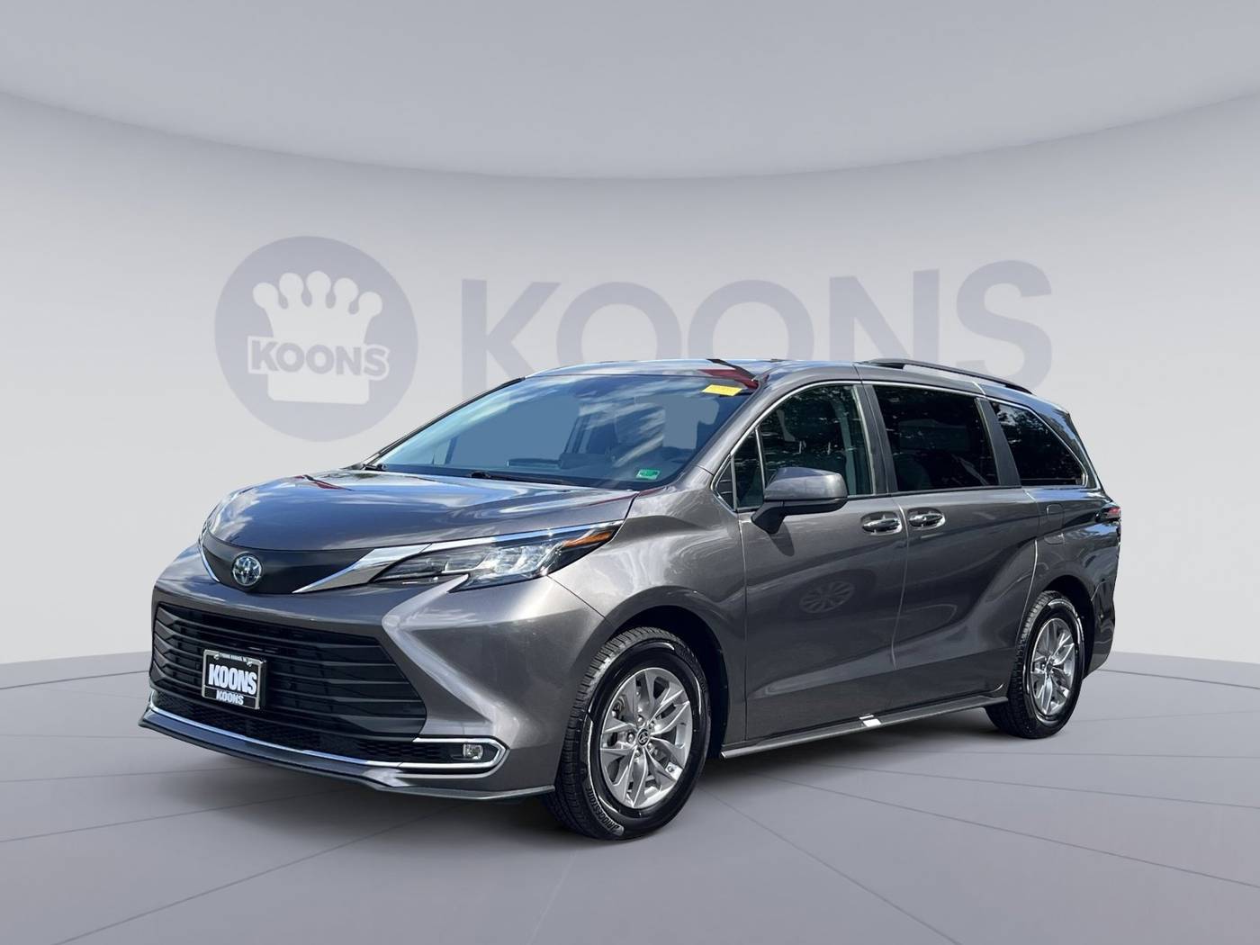 2023 Toyota Sienna XLE — Minivan — 67,603 mi — Vienna, VA