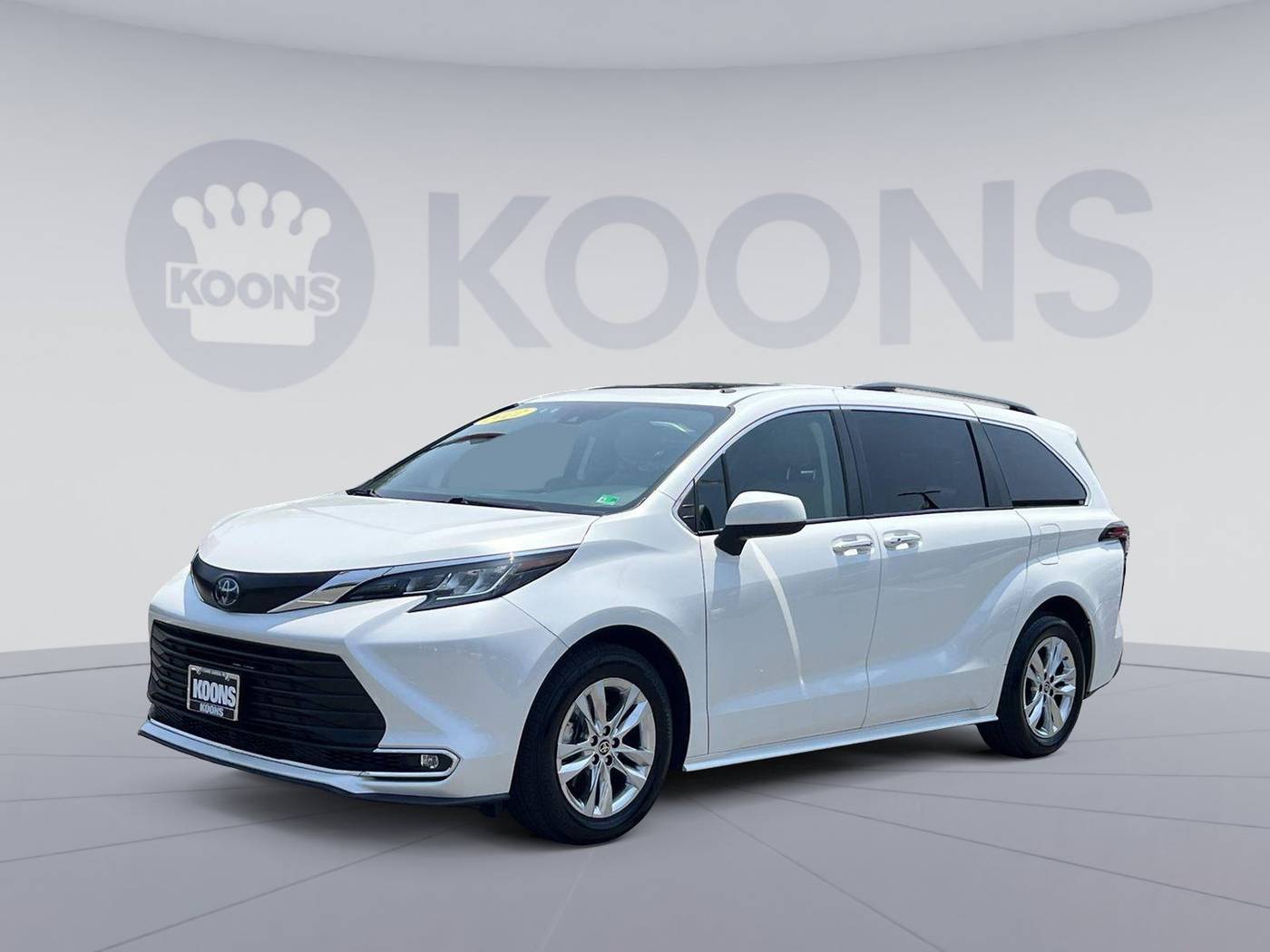 2022 Toyota Sienna XLE — Minivan — 37,647 mi — Vienna, VA