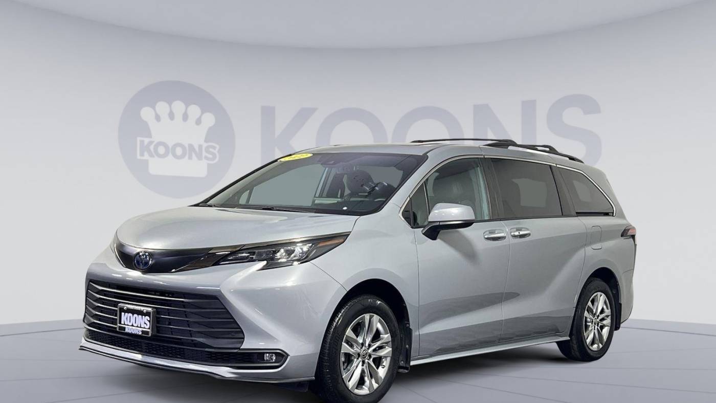 2022 Toyota Sienna XLE Woodland Edition — Minivan — 24,183 mi — Vienna, VA