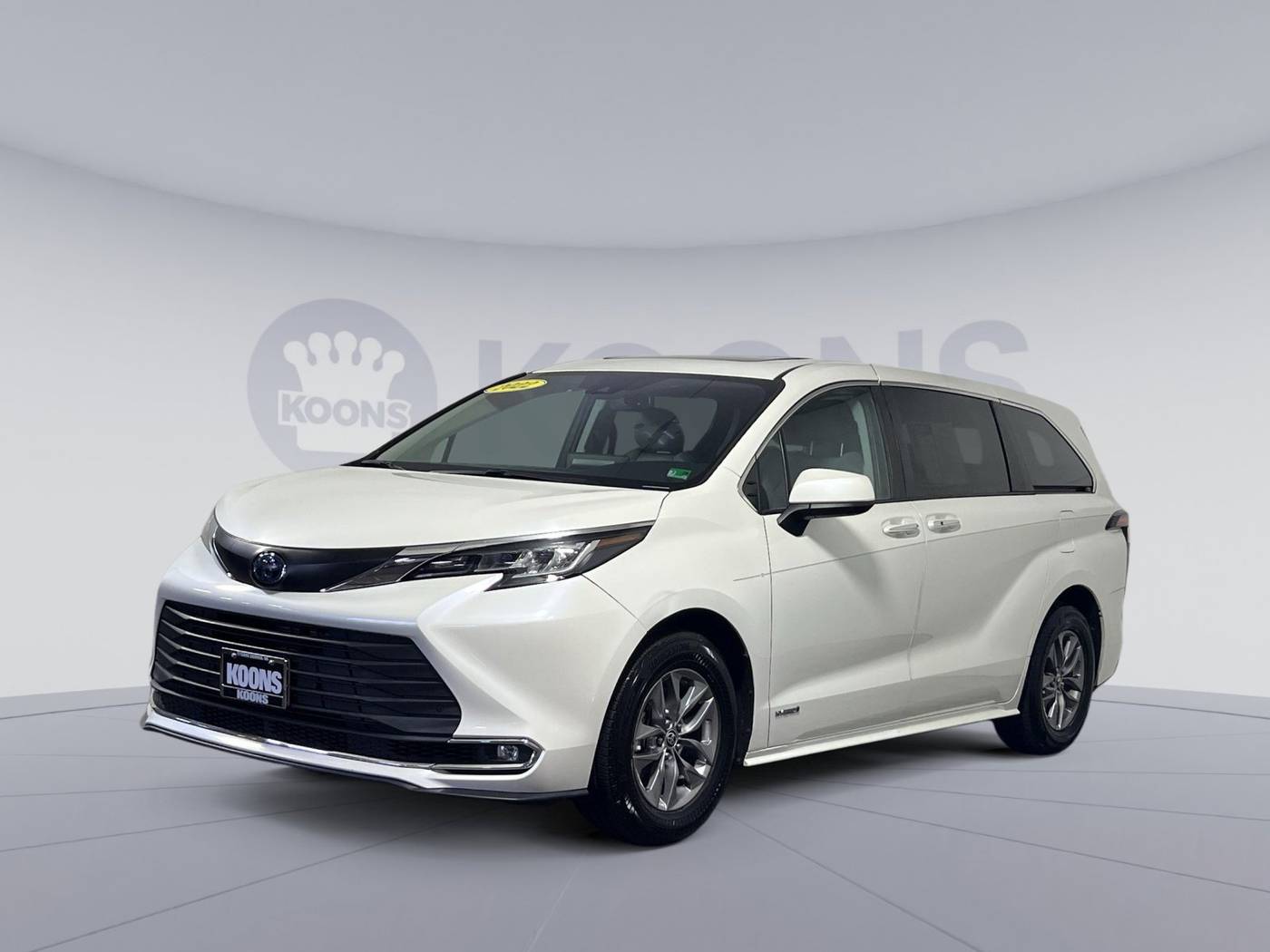 2021 Toyota Sienna XLE — Minivan — 71,928 mi — Vienna, VA