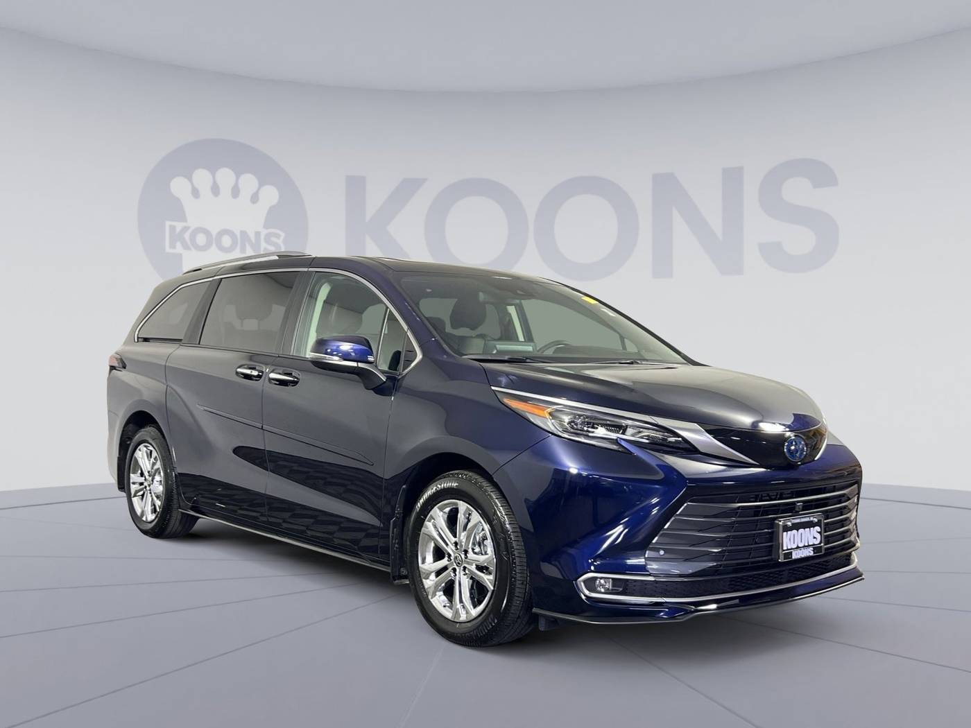 2024 Toyota Sienna Platinum — Minivan — 9,842 mi — Vienna, VA