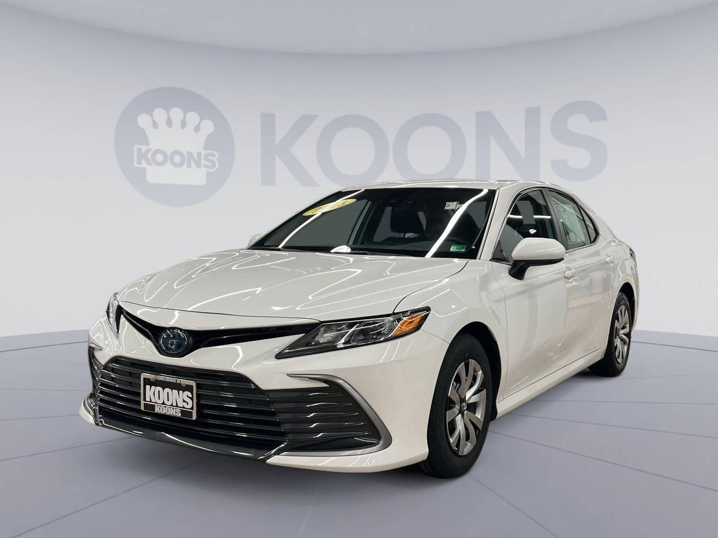 2023 Toyota Camry Hybrid LE — Sedan — 15,712 mi — Vienna, VA
