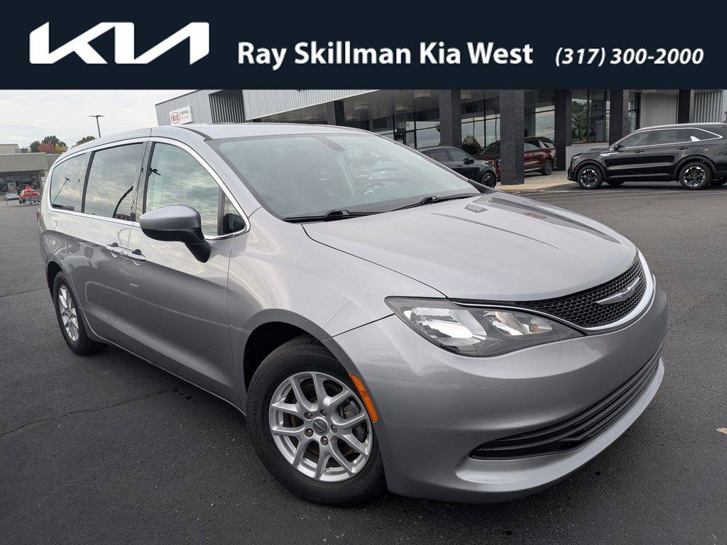 2017 Chrysler Pacifica Touring — Minivan — 98,933 mi — Indianapolis, IN