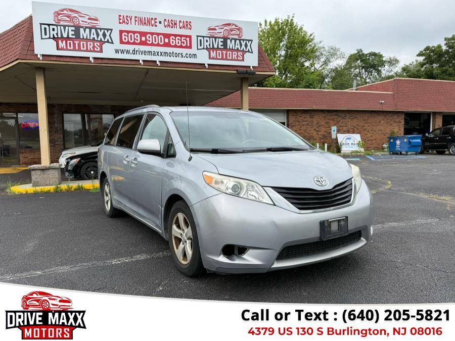 2014 Toyota Sienna LE — Minivan — 201,318 mi — Burlington, NJ