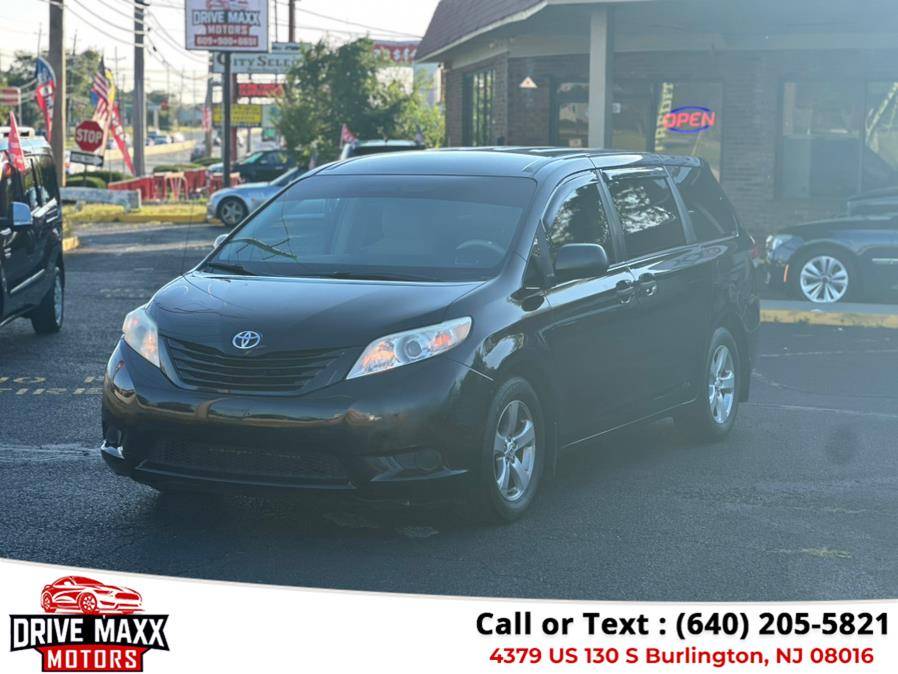 2014 Toyota Sienna L — Minivan — 62,004 mi — Burlington, NJ