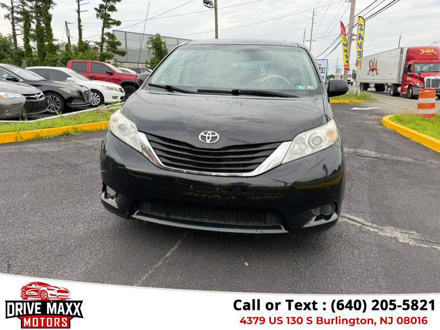 2014 Toyota Sienna LE — Minivan — 197,019 mi — Burlington, NJ