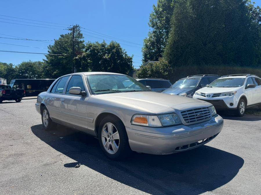 2004 Ford Crown Victoria LX — Sedan — 136,707 mi — Burlington, NJ