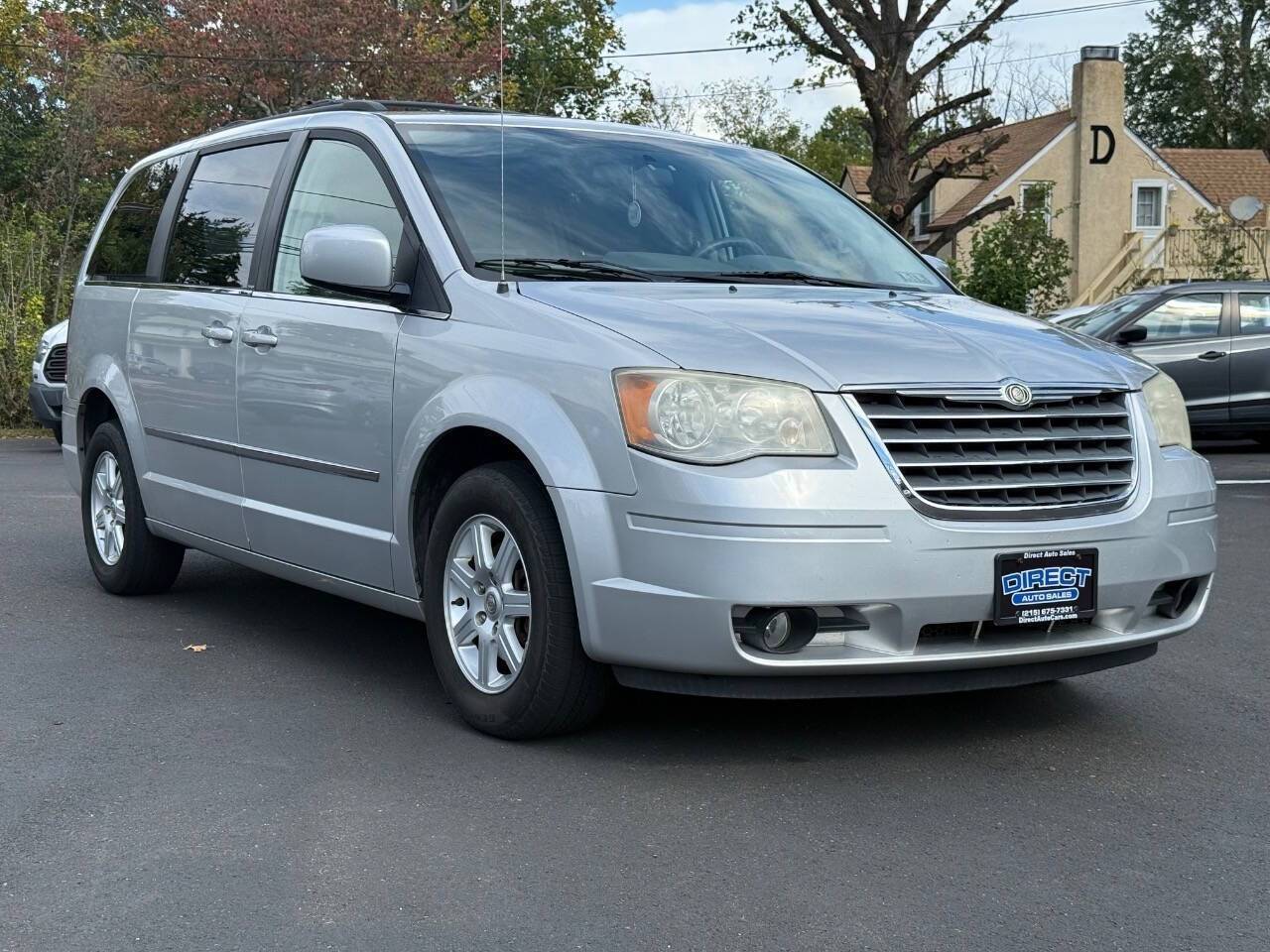 2010 Chrysler Town & Country Touring — Minivan — 132,849 mi — Warminster, PA