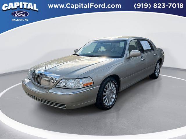 2004 Lincoln Town Car Signature — Sedan — 87,272 mi — Raleigh, NC