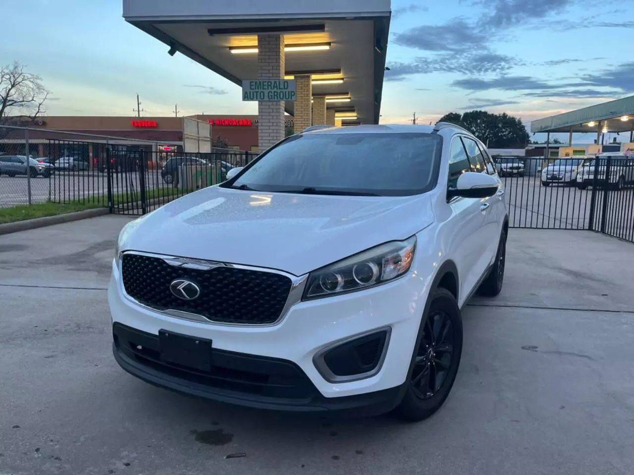 2017 Kia Sorento LX V6 — SUV — 137,579 mi — Houston, TX