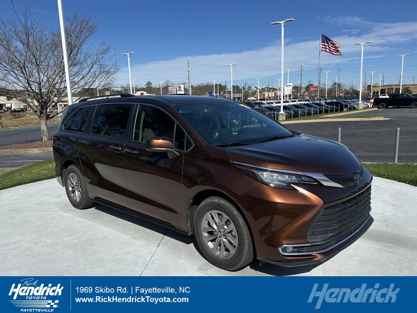 2022 Toyota Sienna XLE — Minivan — 51,042 mi — Fayetteville, NC