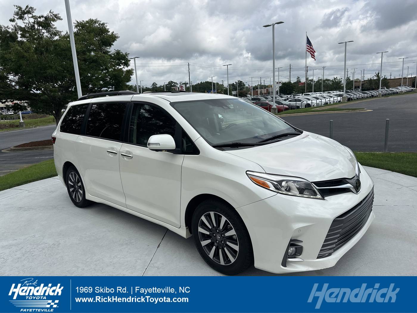 2018 Toyota Sienna Limited Premium — Minivan — 126,792 mi — Fayetteville, NC