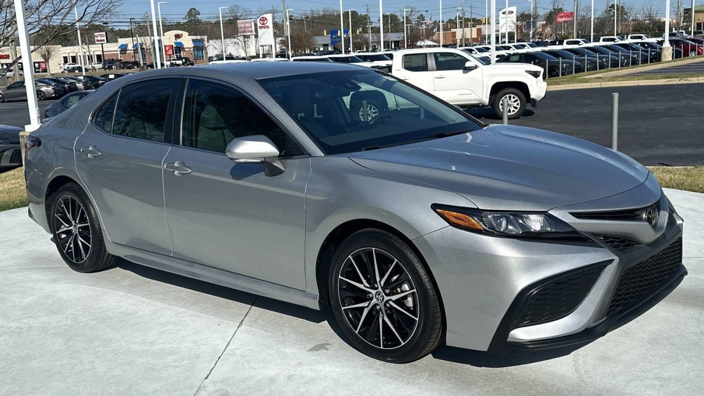 2022 Toyota Camry SE — Sedan — 21,827 mi — Fayetteville, NC
