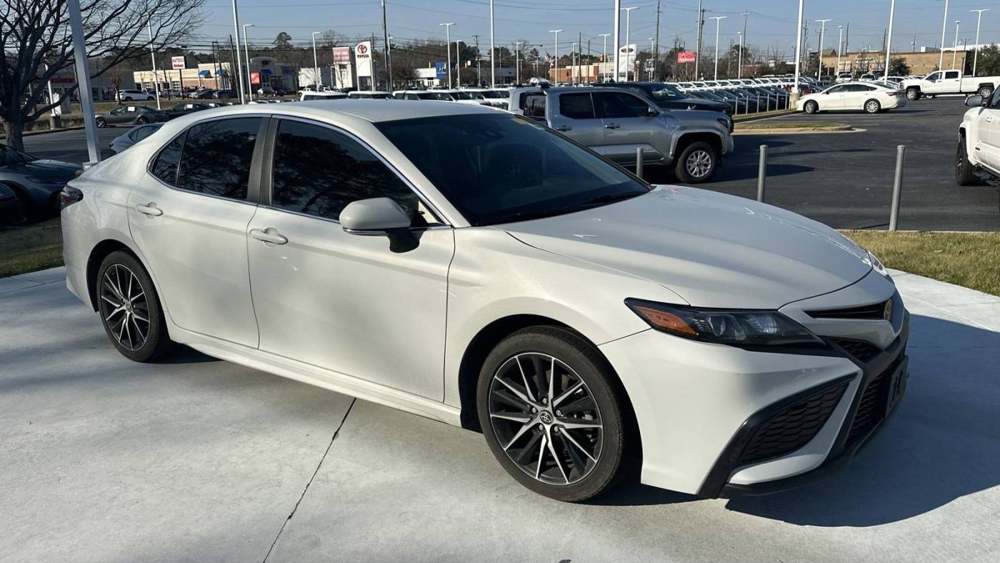 2022 Toyota Camry SE — Sedan — 66,860 mi — Fayetteville, NC