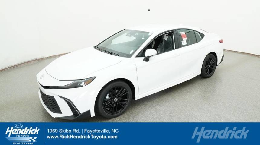 2025 Toyota Camry SE — Sedan — 2,864 mi — Fayetteville, NC