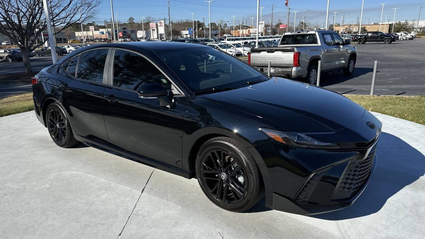 2025 Toyota Camry SE — Sedan — 1,711 mi — Fayetteville, NC