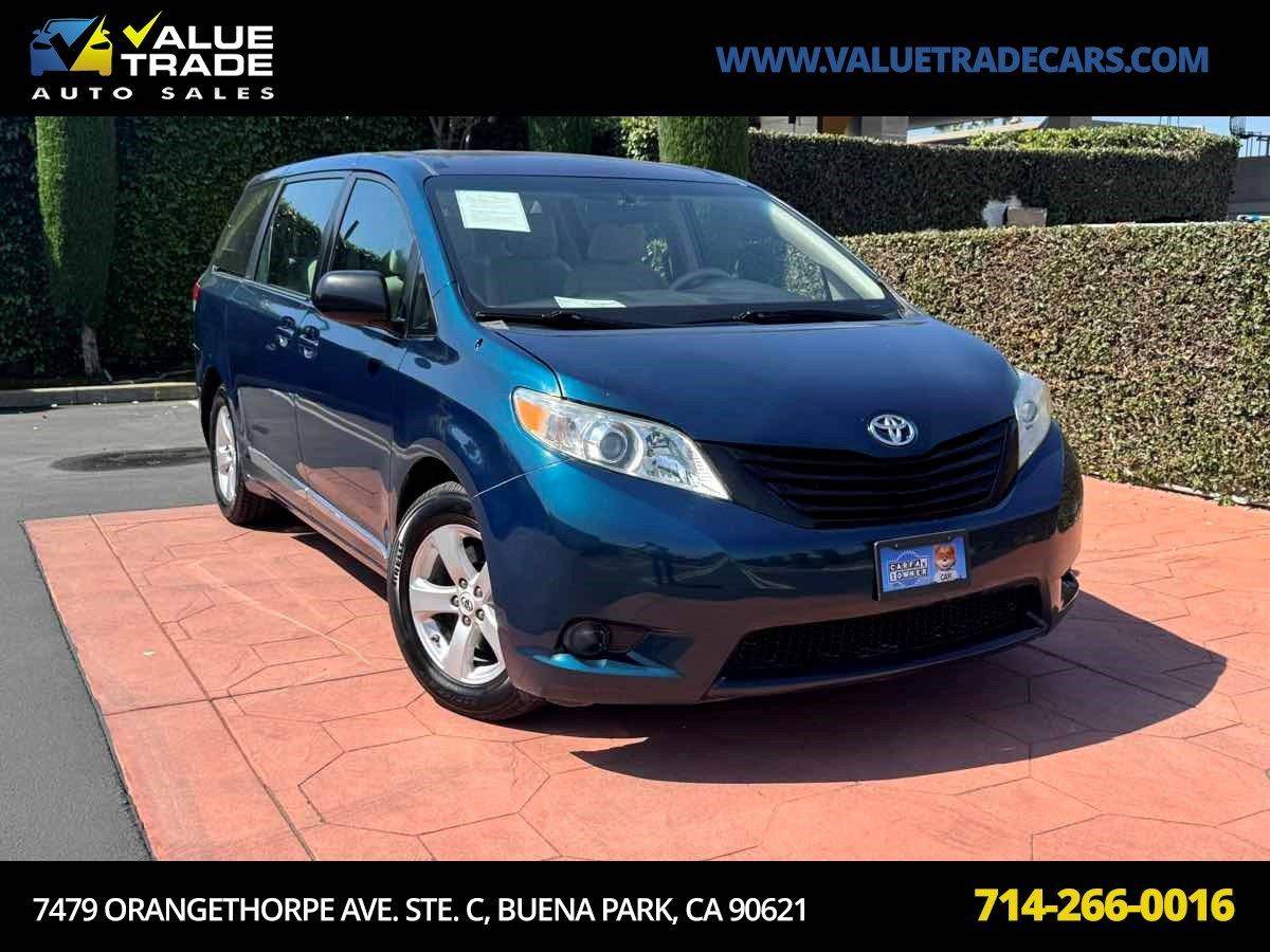 2012 Toyota Sienna Base — Minivan — 156,258 mi — Buena Park, CA