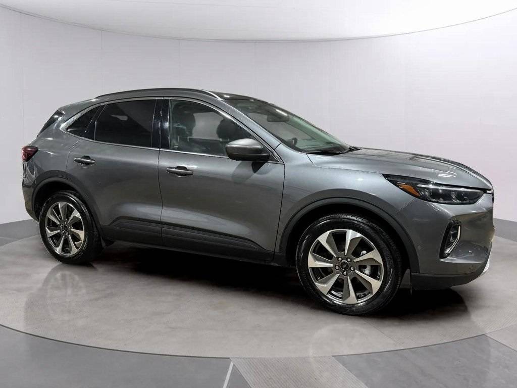2023 Ford Escape Platinum — SUV — 18,416 mi — Oconomowoc, WI