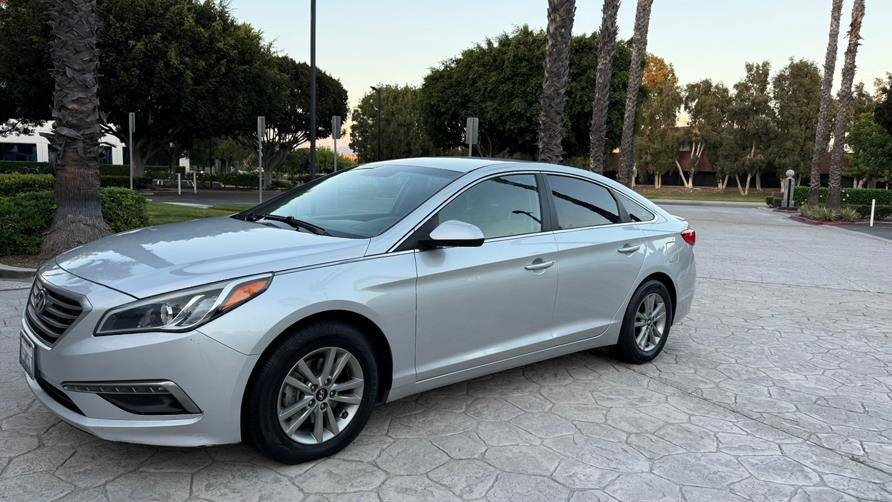 2015 Hyundai Sonata SE — Sedan — 75,750 mi — Tustin, CA