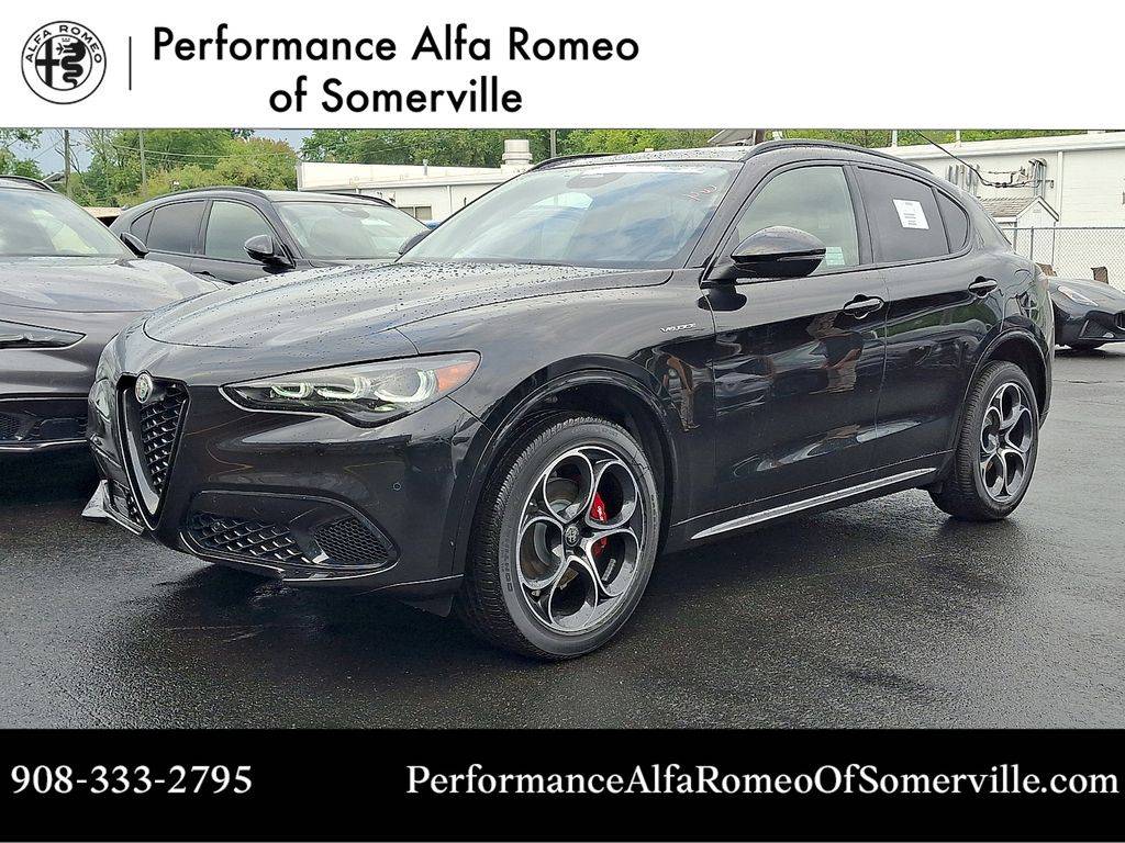 2026 Alfa Romeo Stelvio Base