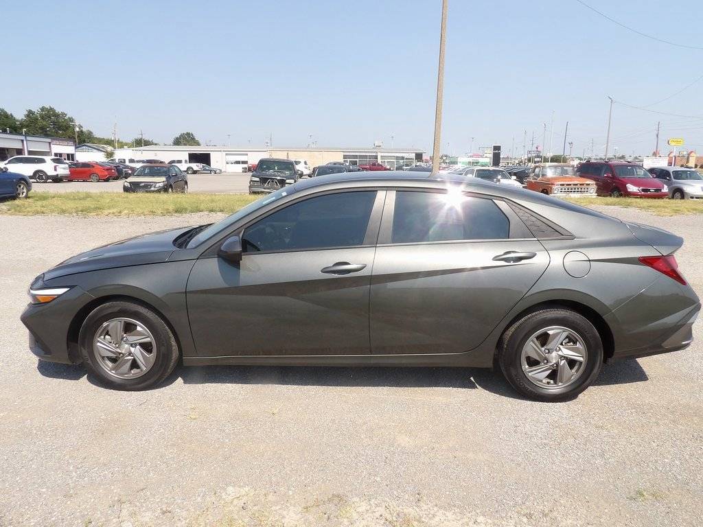 2025 Hyundai Elantra SE — Sedan — 7,618 mi — Lawton, OK