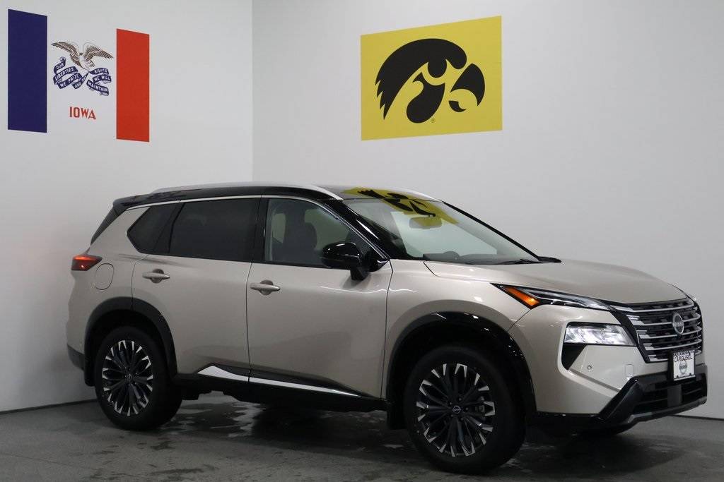 2025 Nissan Rogue Platinum — SUV — 1,387 mi — Iowa City, IA