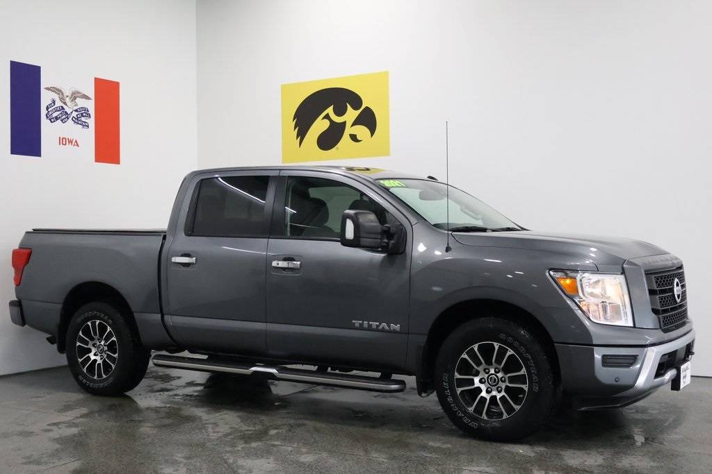 2021 Nissan Titan SV — Pickup Truck — 74,628 mi — Iowa City, IA
