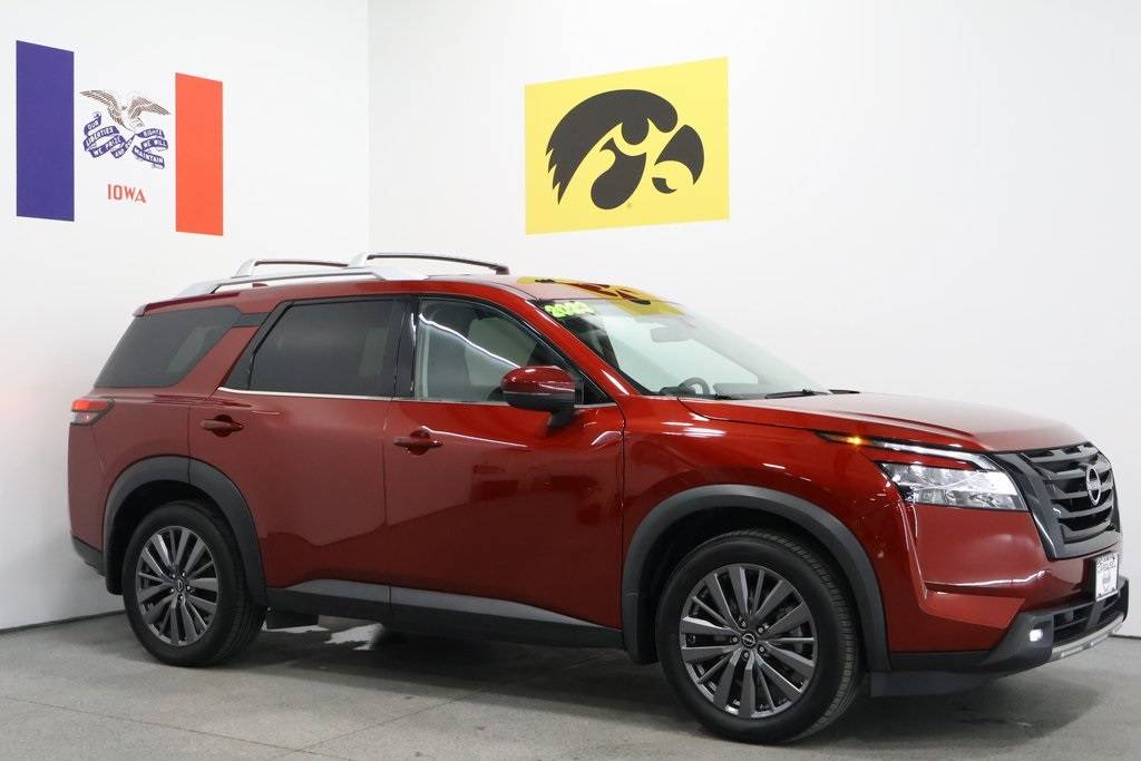 2023 Nissan Pathfinder SL — SUV — 21,788 mi — Iowa City, IA