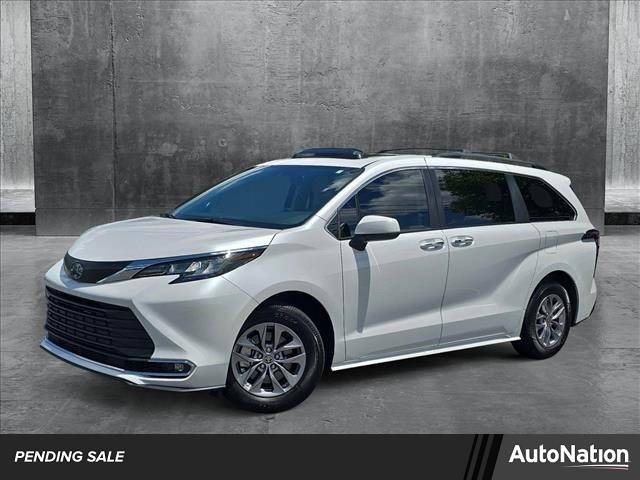 2023 Toyota Sienna XLE — Minivan — 15,229 mi — Buford, GA