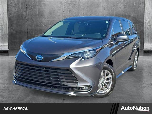 2025 Toyota Sienna XLE — Minivan — 3,565 mi — Buford, GA
