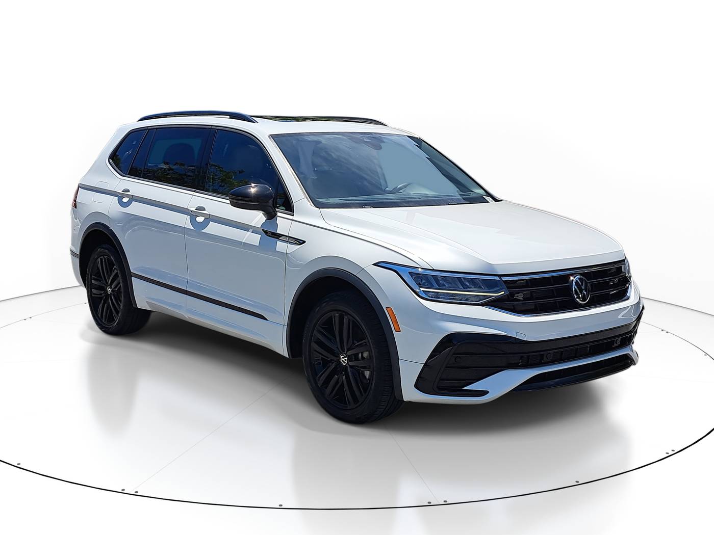 2022 Volkswagen Tiguan SE R-Line Black — SUV — 28,823 mi — Delray Beach, FL