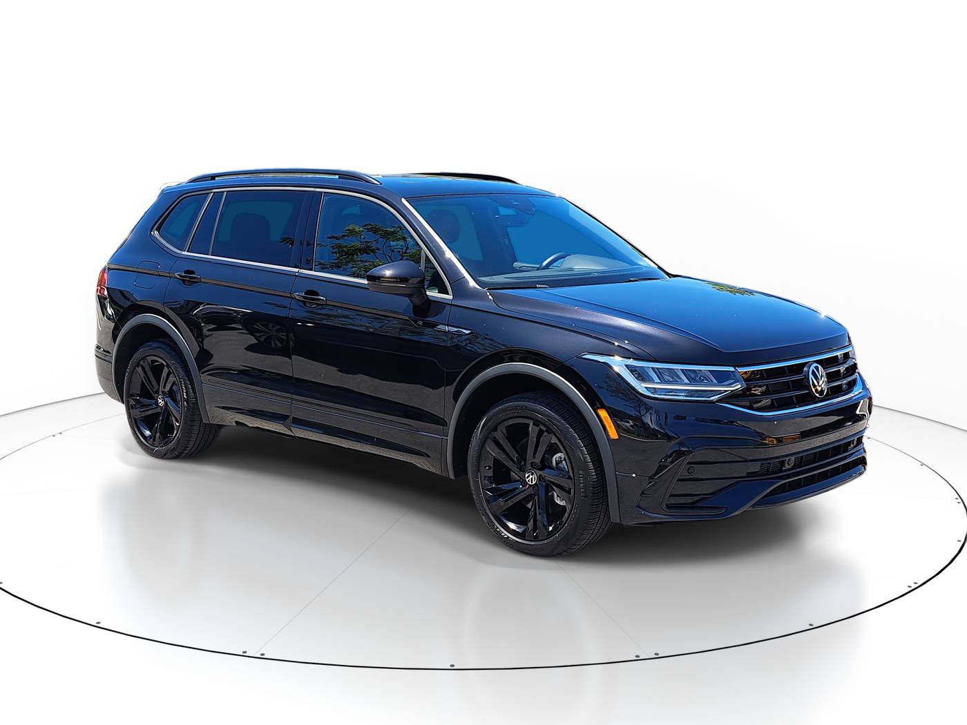 2023 Volkswagen Tiguan SE R-Line Black — SUV — 13,630 mi — Delray Beach, FL