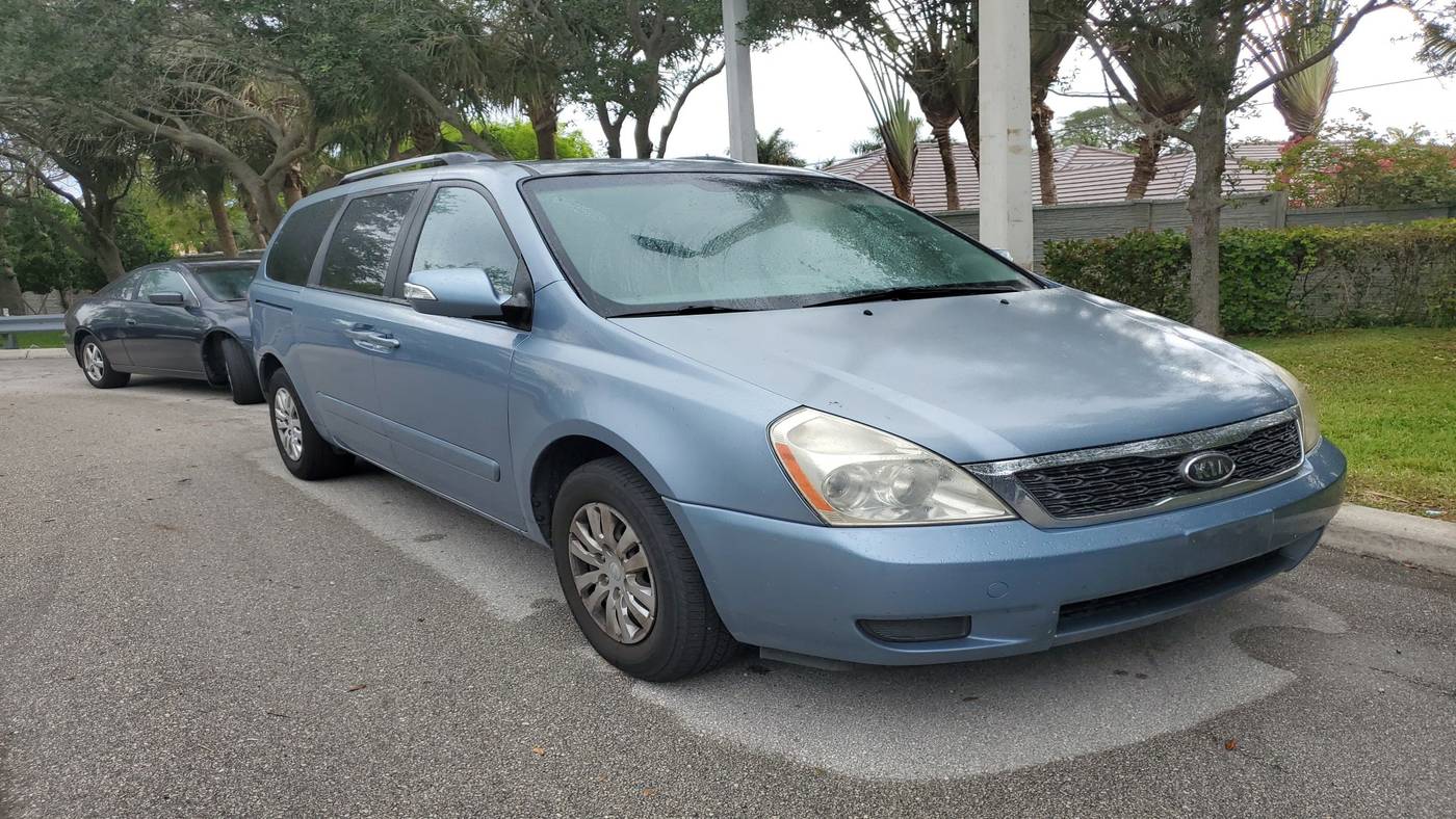 2012 Kia Sedona LX — Minivan — 100,529 mi — Delray Beach, FL