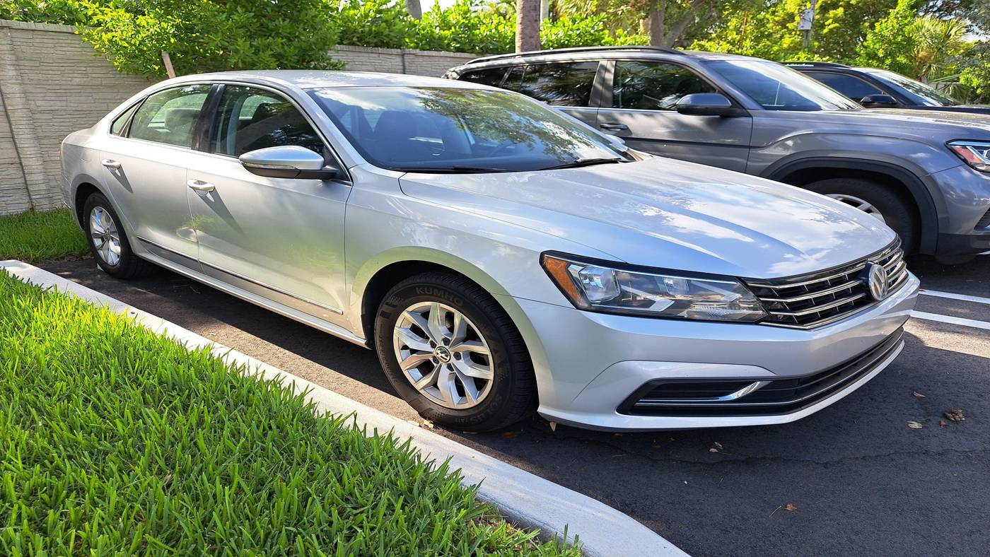 2017 Volkswagen Passat 1.8T S — Sedan — 47,490 mi — Delray Beach, FL