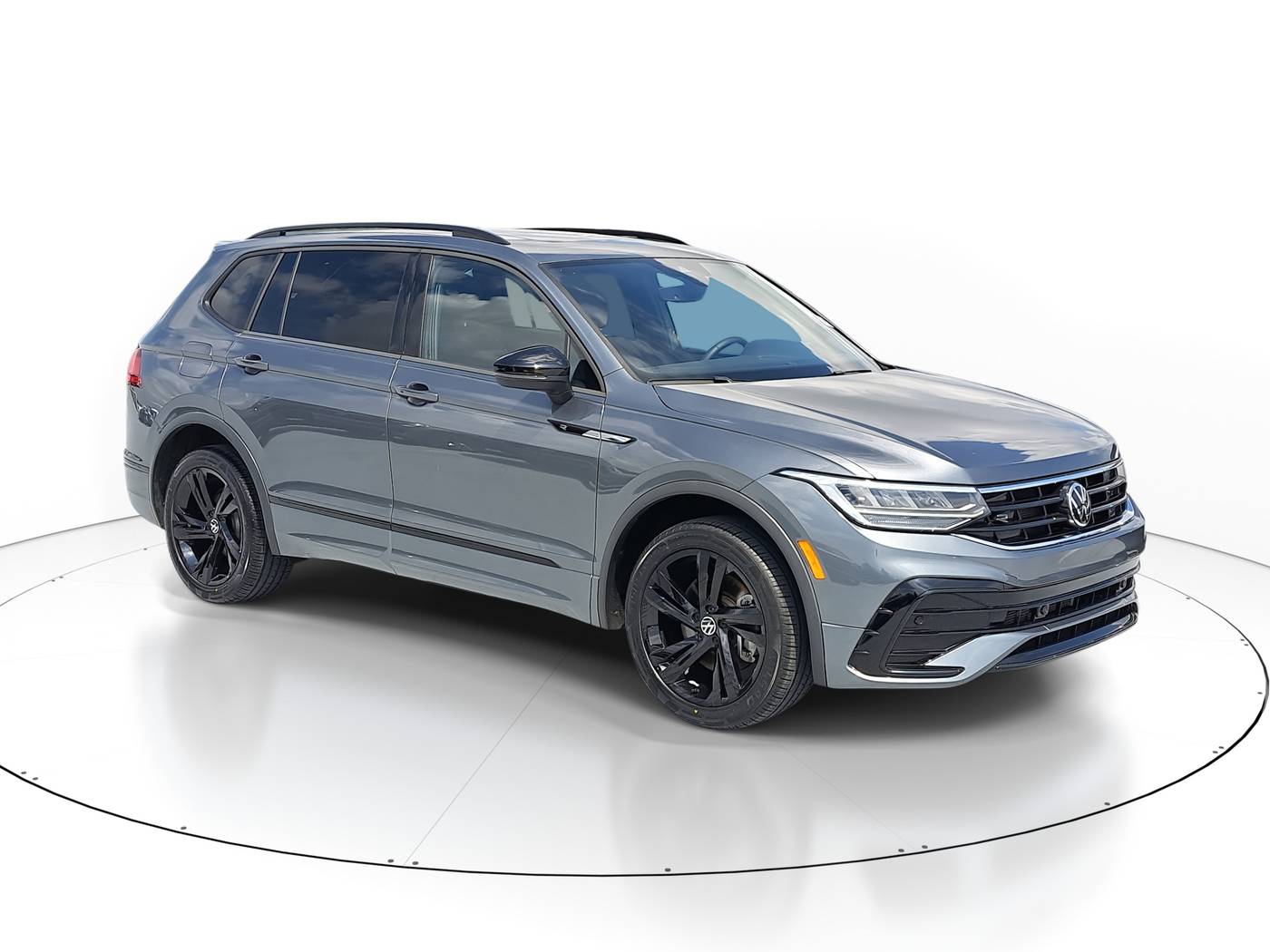 2023 Volkswagen Tiguan SE R-Line Black — SUV — 25,560 mi — Delray Beach, FL