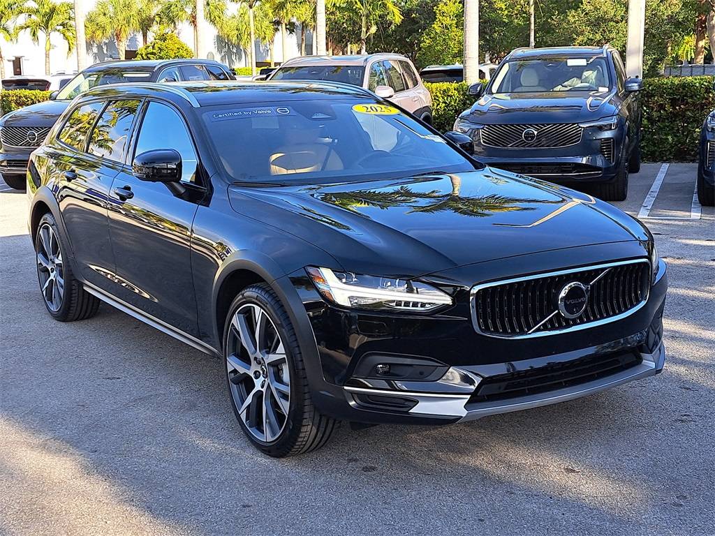 2025 Volvo V90 Cross Country B6 Ultra